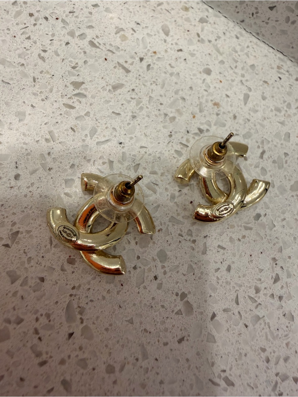 Fashion Earrings Gold-Tone CC Pearl - Picture 4 of 7